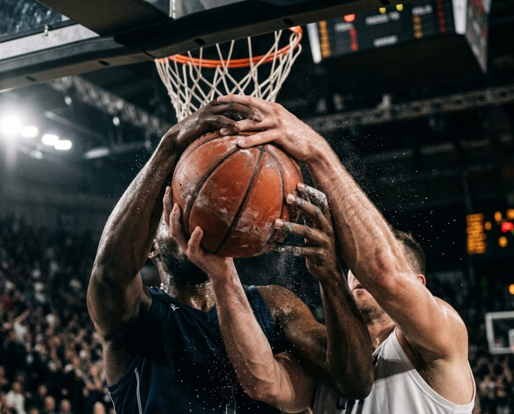 NBA波士顿凯尔特人与洛杉矶湖人交锋落幕，转折点出现在这些地方